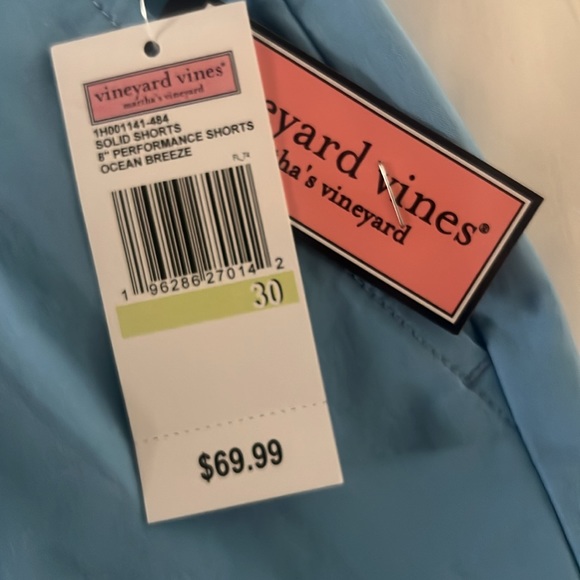 Vineyard Vines 8” performance shorts - Picture 2 of 4